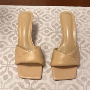 Tony Bianco Alexa Sandal Beech Napa Square Toe Heels Size 8.5 Perfect condition